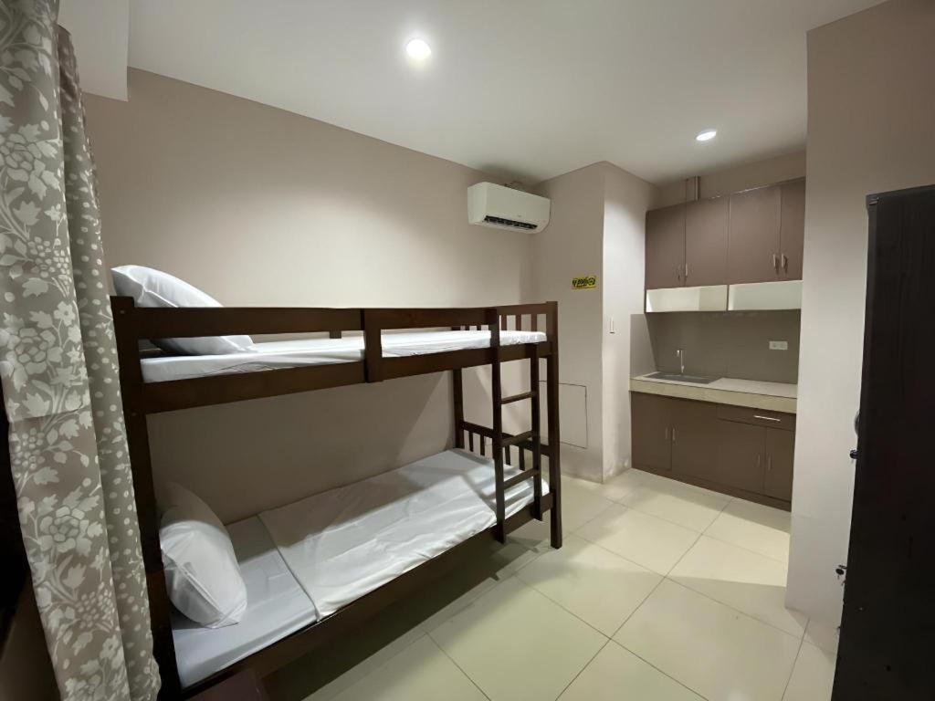 Oyo 766 Ichehan Apartments Manila Eksteriør bilde
